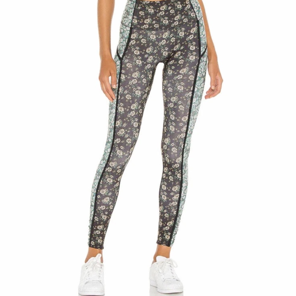 Free People FP Movement – You're a Peach Printed Leggings Black Combo Szie S